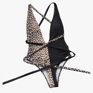 NWOTCupShe Medium One Piece Swimsuit